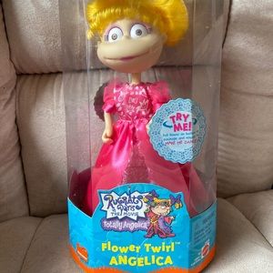 Vintage 2000 MATTEL RUGRATS IN PARIS TOTALLY ANGELICA FLOWER TWIRL DOLL